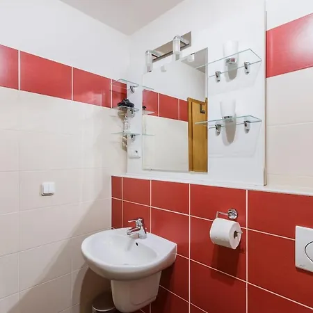 Trendy Apt With Air Condition